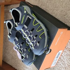 Merrell NIB Boys Sz3M